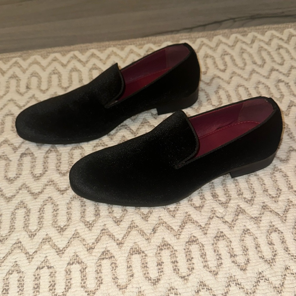 Perry Ellis velvet loafers (men’s)